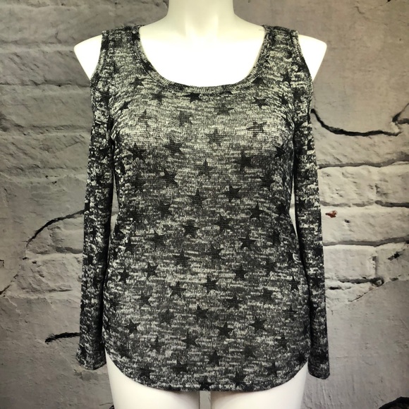 Aeropostale Sweaters - Aeropostale star grey black cold shoulder sweater